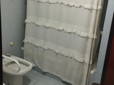 HERMOSA CASA PATIO CON PILETA