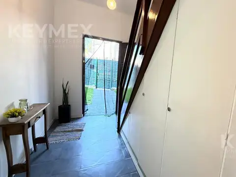 Casa 8 ambientes con 4 baños