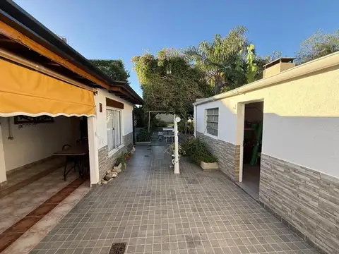Casa 3 ambientes con 2 baños