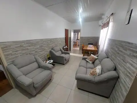 Casa 3 ambientes con 2 baños