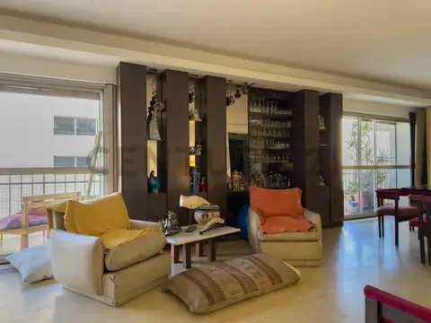 51 E/ 9 Y 10 700, Piso 0