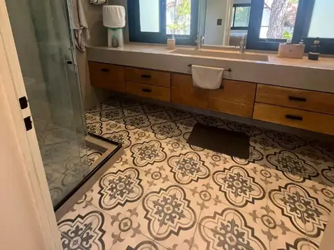 Casa 5 ambientes con 5 baños