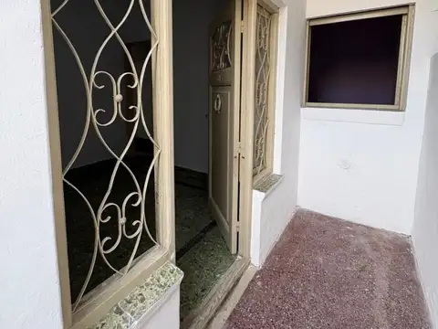 Depto Tipo Casa en Alquiler en Santos Lugares, $ 600.000