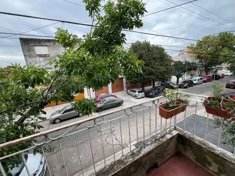 Depto Tipo Casa en Venta 50 años