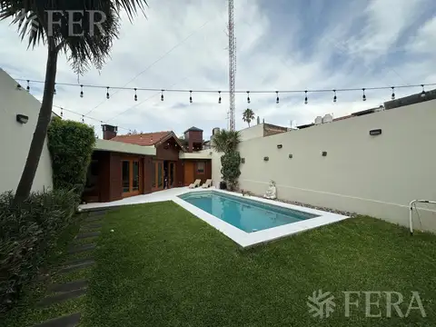 Venta casa 4 ambientes con cochera y quincho en Quilmes
