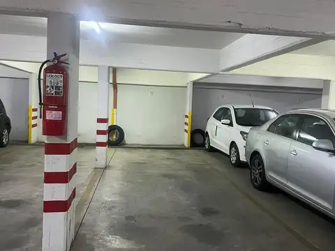 Cochera doble a metros de Bv. Oroño y el rio