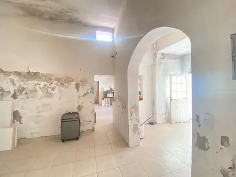 Casa 7 ambientes con 2 baños