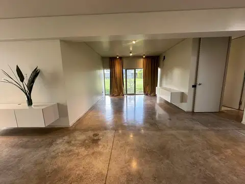 Casa en Alquiler de 3 dormitorios