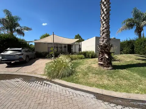 Casa en Alquiler -  Barrio Cerrado Miraflores, Funes