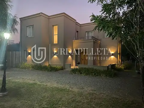Casa en Venta en Club de Campo La Emilia, USD 345.000