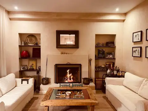 Casa en Venta con 4 cocheras