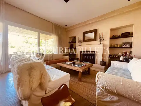 Casa 4 ambientes con 3 baños