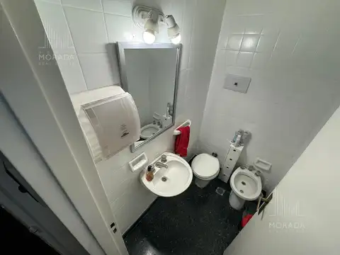 Oficina 4 ambientes con 2 baños
