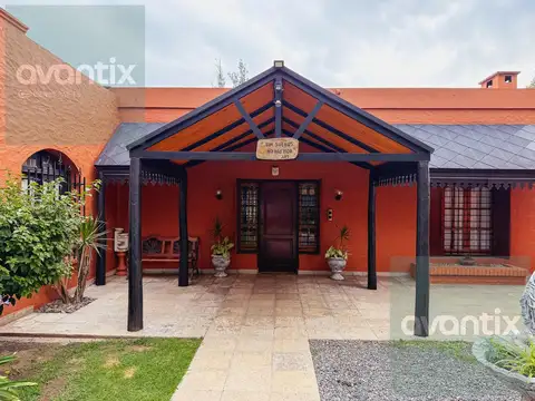 Propiedad de categoría con quincho y pileta en Álamos del Aeroclub