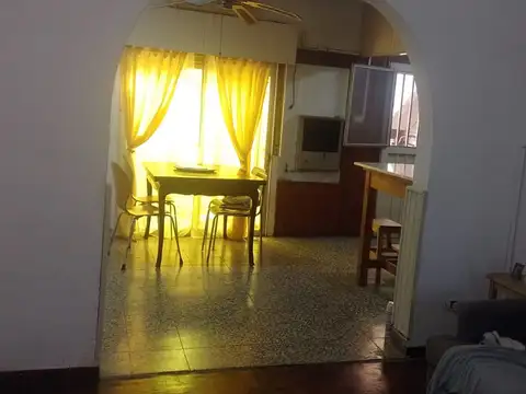 Casa 4 ambientes con 1 baño