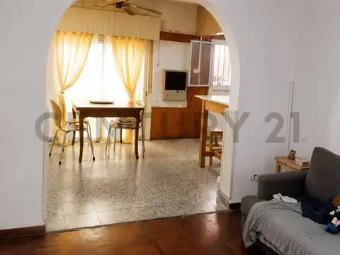 Cura Navarro 3100, Piso 0