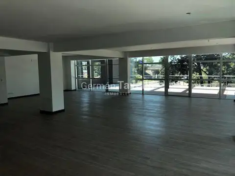 Oficina en Alquiler en Barrio Parque Leloir, USD 2.200