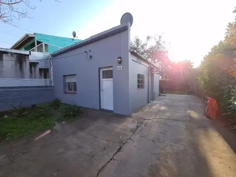 Excelente propiedad a cuadras de la estación de Glew 