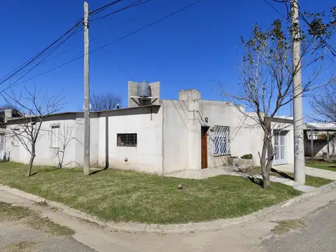 2 de Abril 498 esq. Haití. B° Evita. Villa María. 400