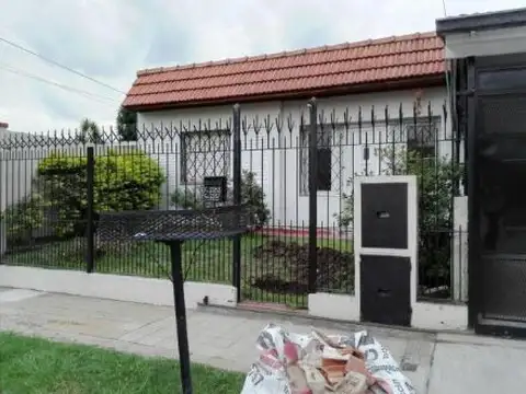 PH en venta - 3 Dormitorios 1 Baño - 228Mts2 - Villa Adelina, San Isidro