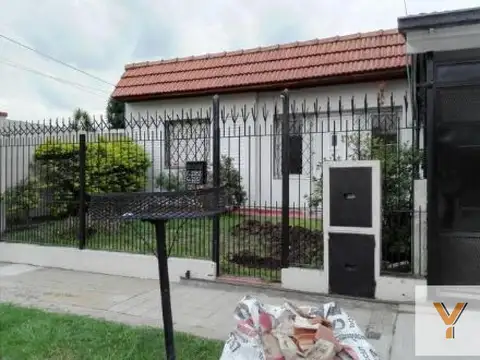 PH en venta - 3 Dormitorios 1 Baño - 228Mts2 - Villa Adelina, San Isidro