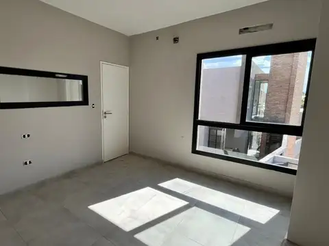 Casa en Venta en Parque Capital, USD 140.000