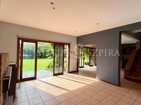 Casa 5 ambientes con 3 baños