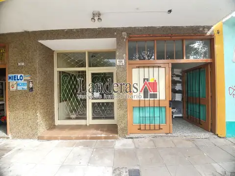 VENTA EN BLOCK - 3 Locales + 8 Departamentos de 2 y 1 amb. - UNA CUADRA DEL MAR