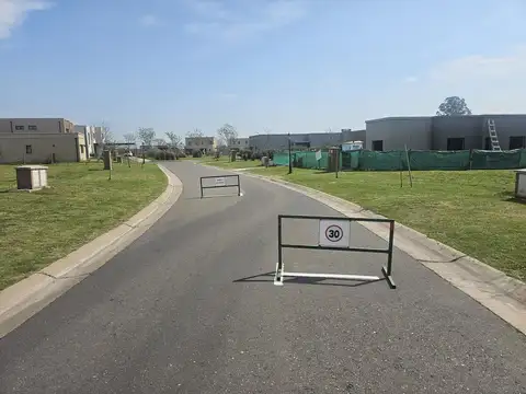 Santa Elena, Pilar del Este