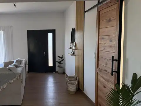 Casa 5 ambientes con 3 baños