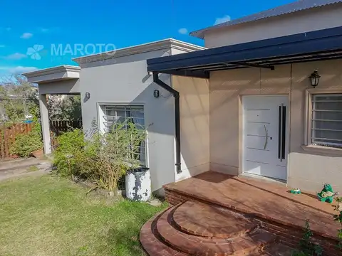 Casa 4 ambientes con 2 baños