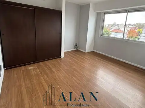 Departamento en Alquiler en Las Avenidas, $ 700.000