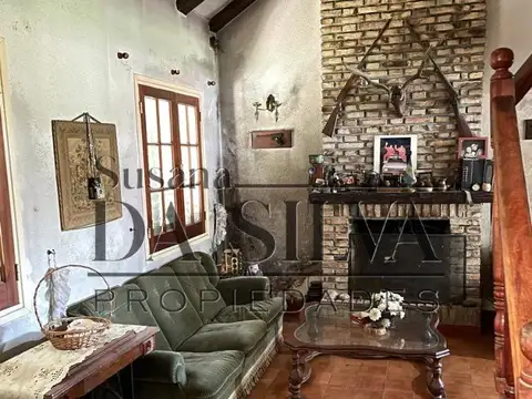 Casa 7 ambientes con 4 baños