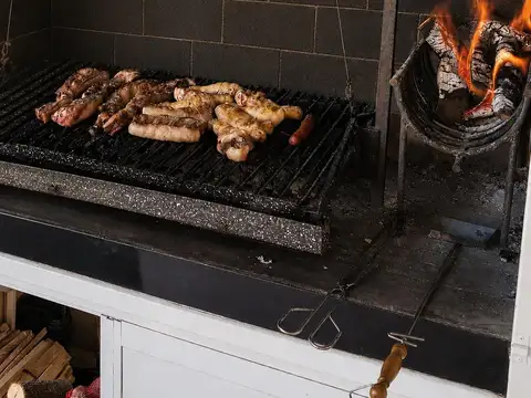 Casa 6 ambientes con 3 baños