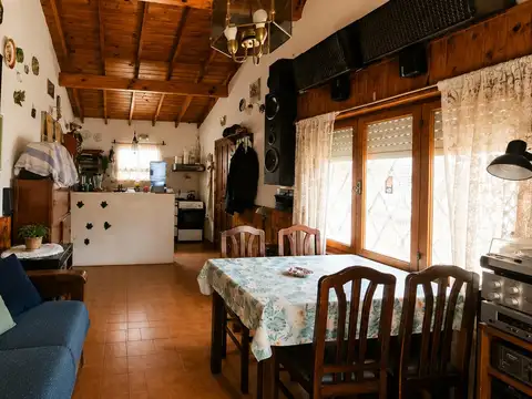 Casa 2 ambientes con 1 baño