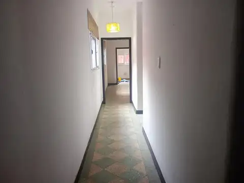 Casa en Alquiler con 4 cocheras