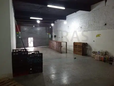 LOCAL CENTRO DE MORÓN - 110 M2 CUBIERTOS - COLECTIVOS
