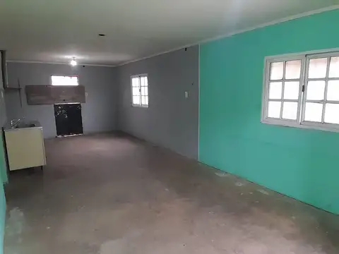 Casa 3 ambientes con 1 baño