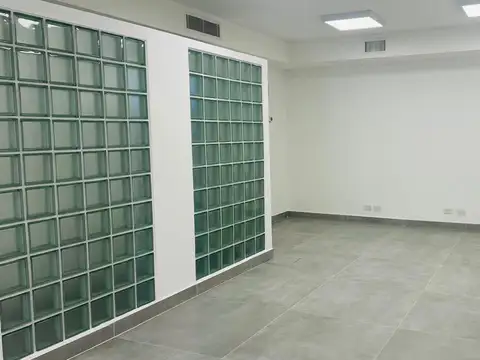 Gran Oficina En Microcentro Puerto Madero, Remodelada, En Venta