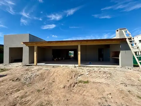 Casa a estrenar en venta en Altos de Manzanares