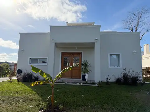 Casa en Venta en Pilar del Este - San Ramon, USD 199.000