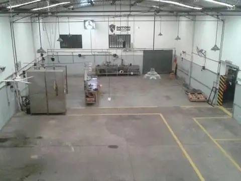 Galpon en Venta 46  mts Fondo