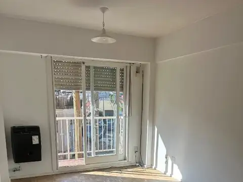 Uruguay 2800, Piso 1