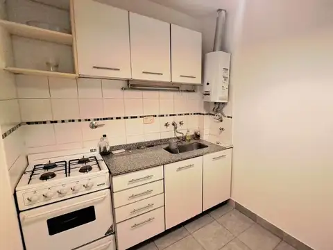 Venta Dos Ambientes   Saavedra sobre Plaza 3900