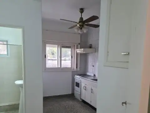 Luis Silveyra 3786 carapachay , Piso 1