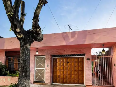 CASA EN VENTA - MERLO 