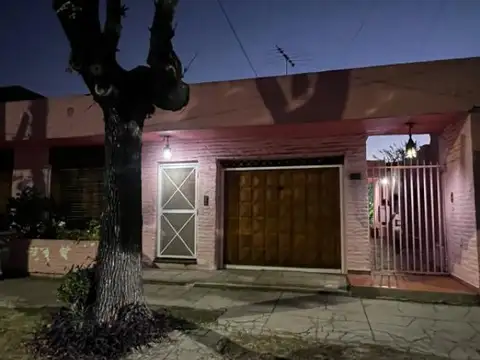 CASA EN VENTA - MERLO