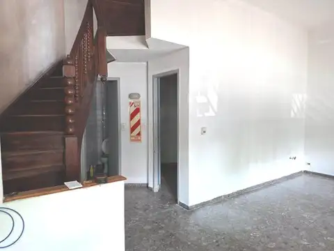 Depto Tipo Casa en Alquiler con 1 cocheras