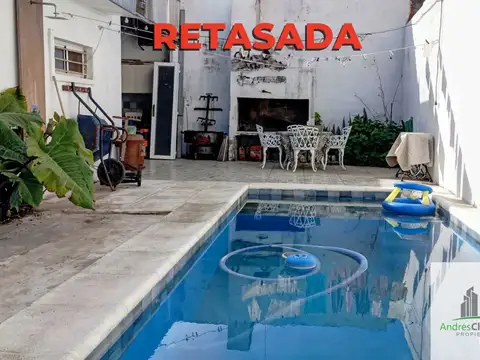 Casa en venta de tres dormitorios con local comercial al frente