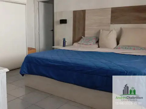 Casa en venta de tres dormitorios con local comercial al frente